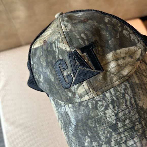CAT caterpillar camouflage mesh back adjustable hat. One size - Picture 2 of 11